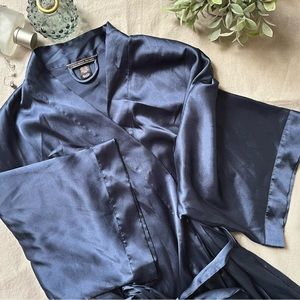 🔐Price Firm🔐 VICTORIA’S SECRET | Women’s Blue Satin Robe